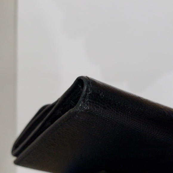 Authentic Salvatore Ferragamo Black Leather Bi-Fold Wallet – Luxury 4.75"x4-inch - Picture 6 of 15